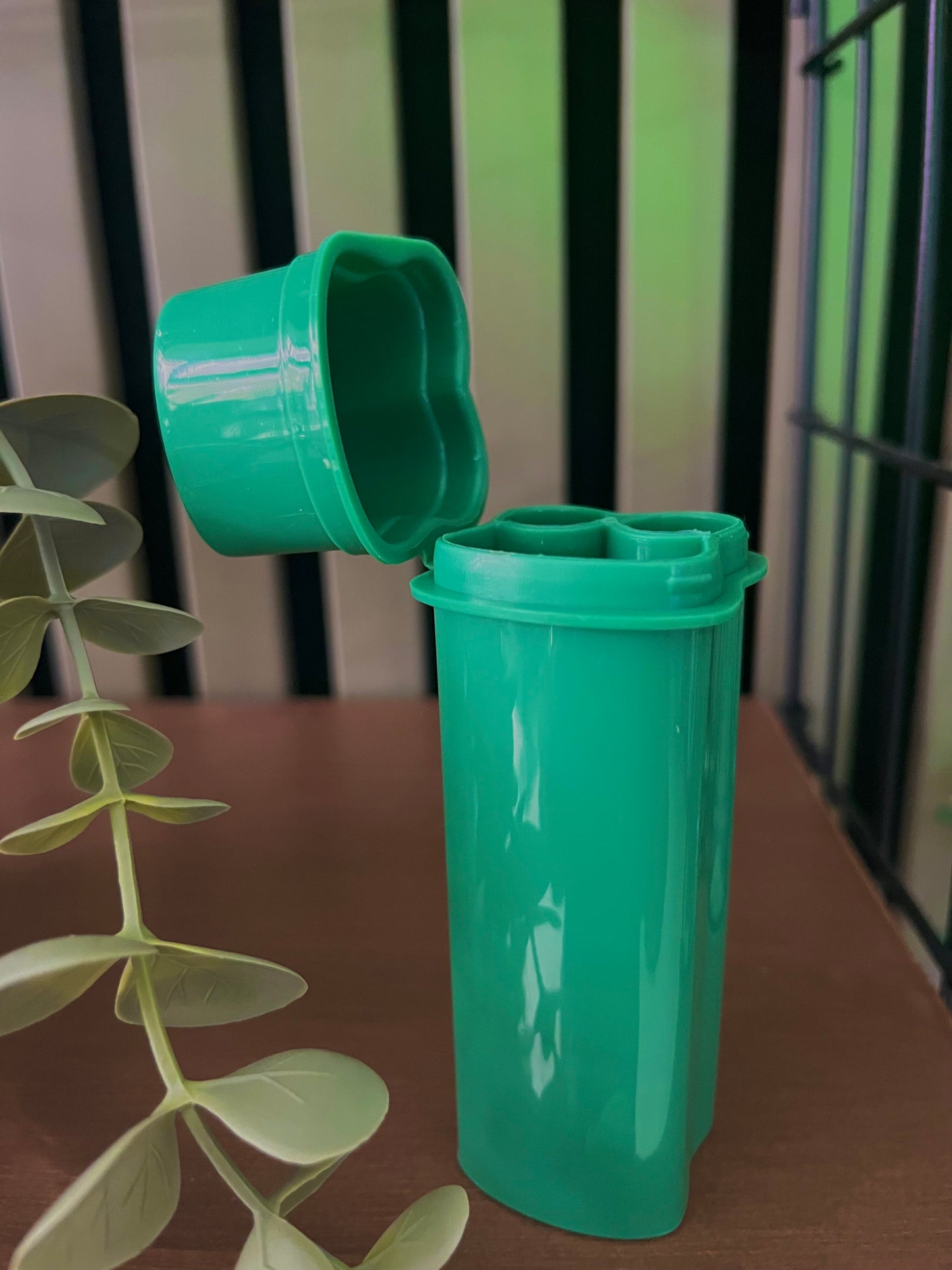 Joint storage tube + lighter storage